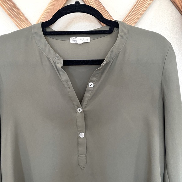 Green buttoned & sheer blouse - Picture 3 of 3